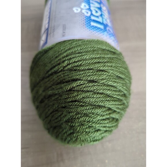 I Love This Yarn! DARK OLIVE Green #130 Acrylic 7 oz 355 yds 282251 Skein 2010 - Picture 4 of 4